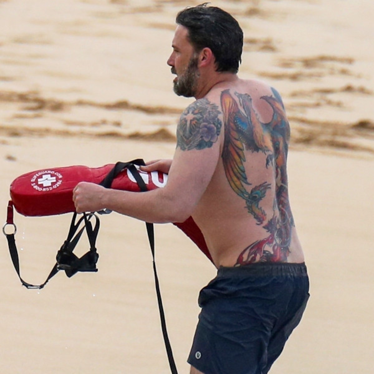 Ben Affleck Back Tattoo - Ben Affleck S Massive Back Tattoo Mocked